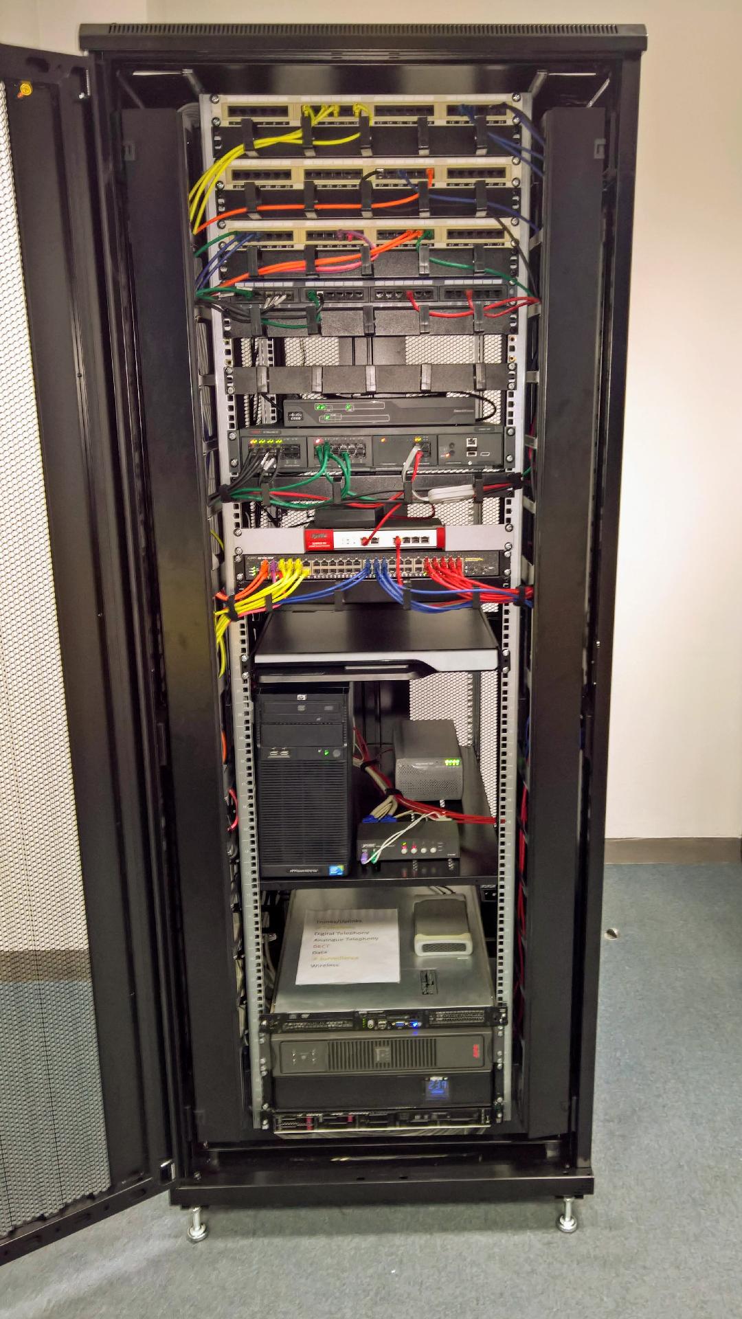 7 tips for keeping a data cabinet tidy